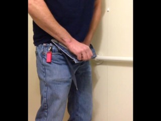 spied on dad takin a piss